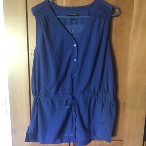 Banana Republic Blue chevron print cinch waist button up tank top XL